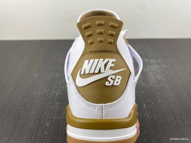 SB 4 DR5415-120 Retro Jordan 0807